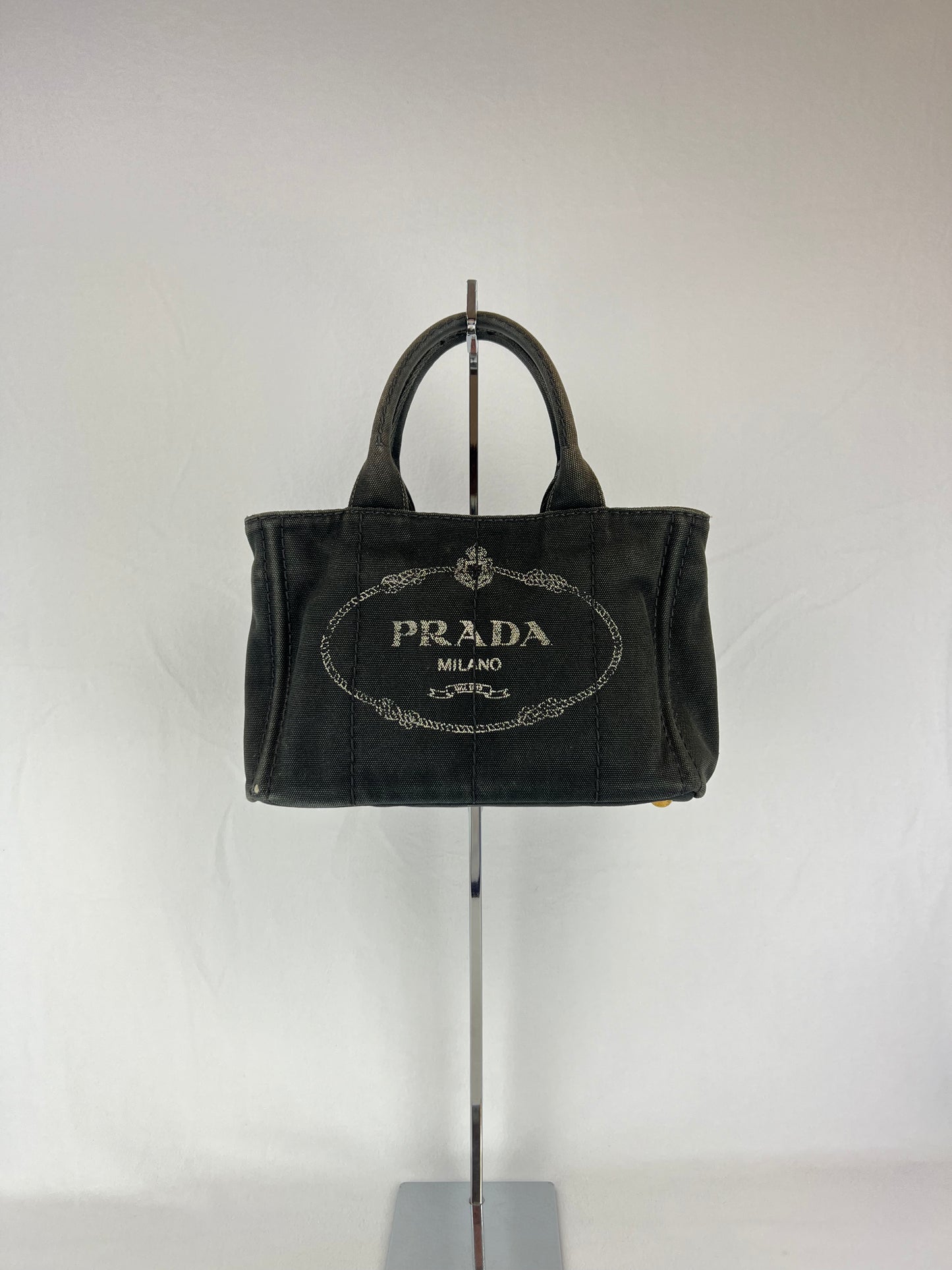 Prada Canapa