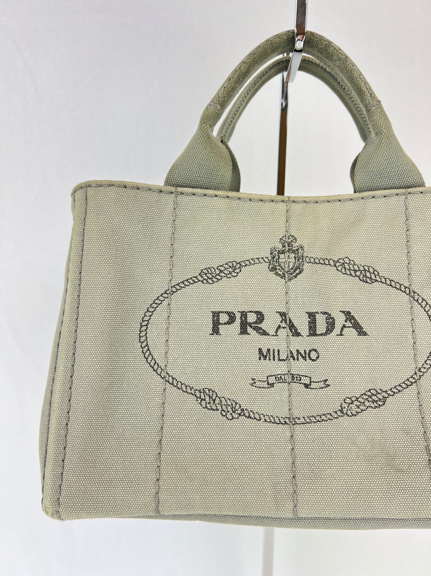 Prada Canapa