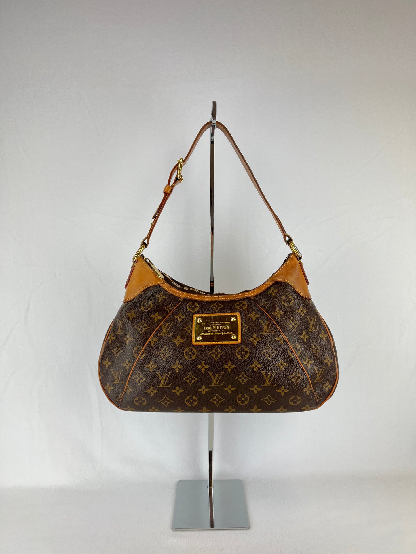 Louis Vuitton Thames PM