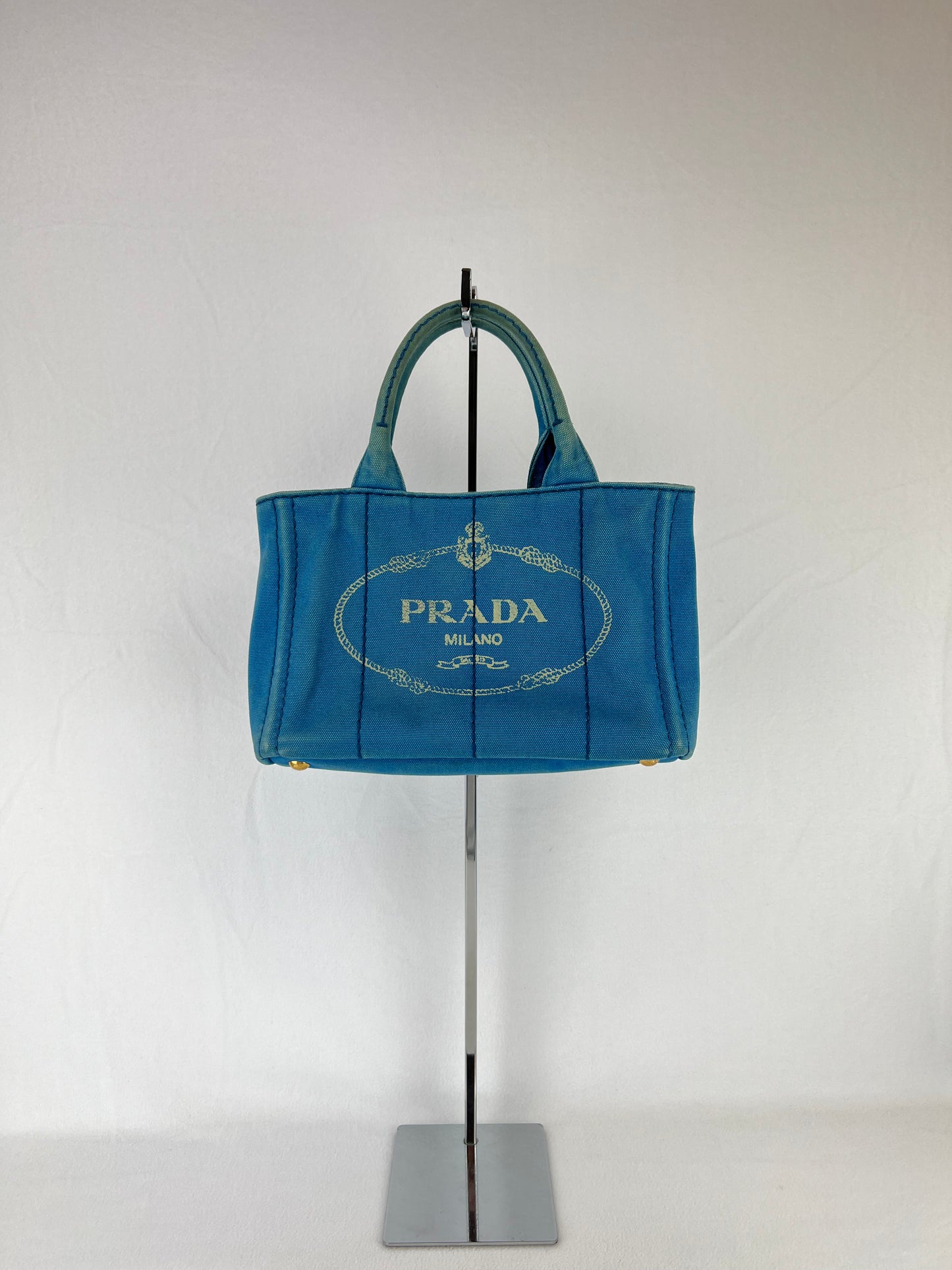 Prada Canapa