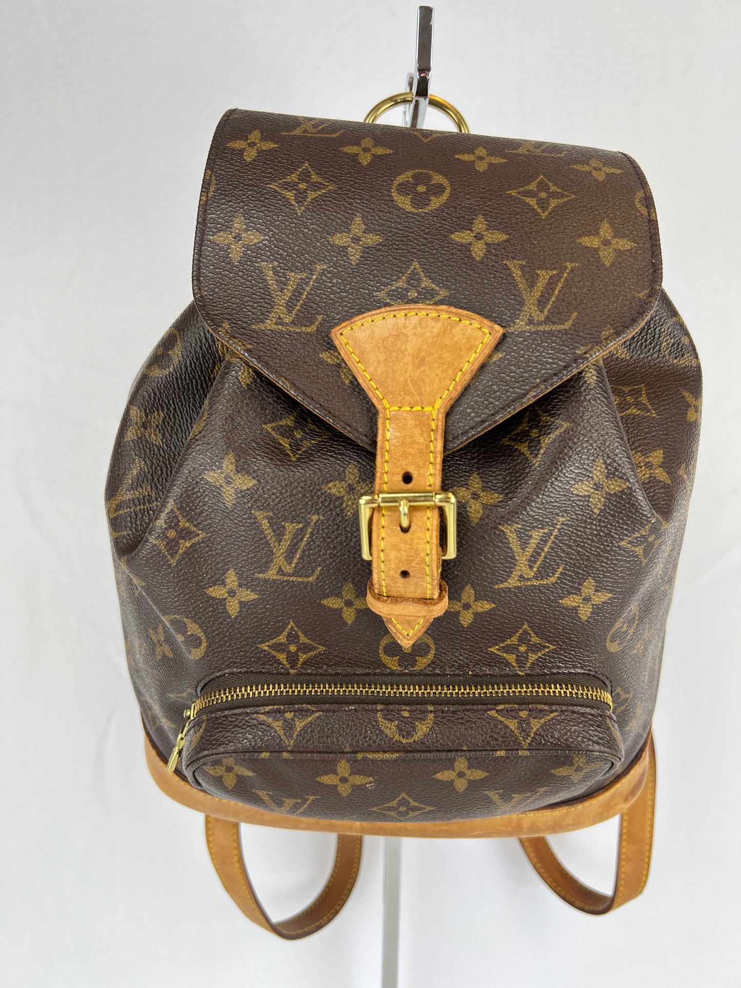 Louis Vuitton Montsouris PM