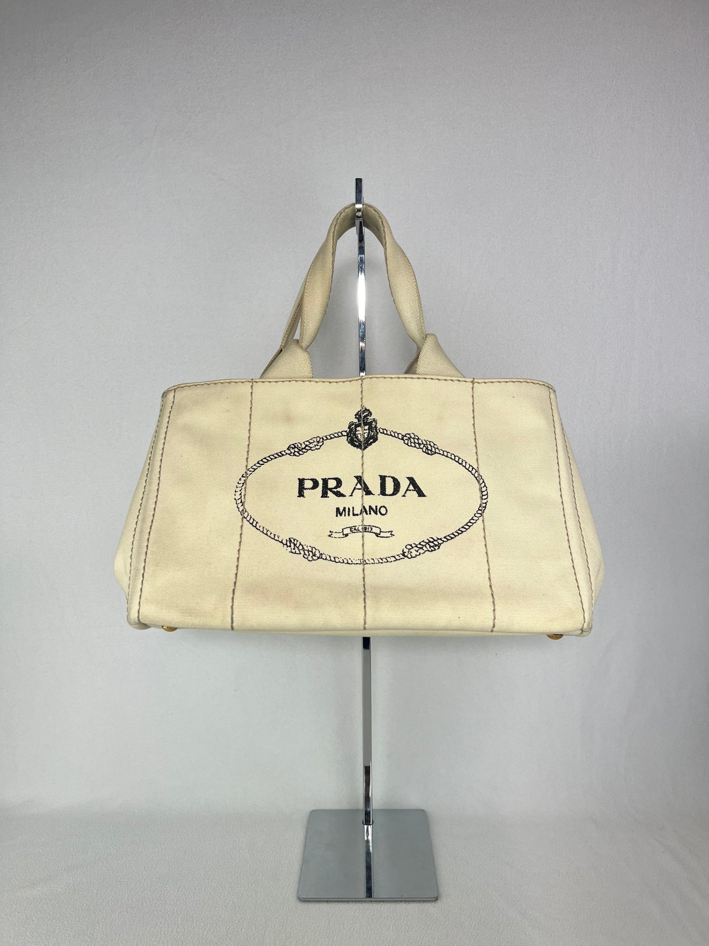 Prada Canapa