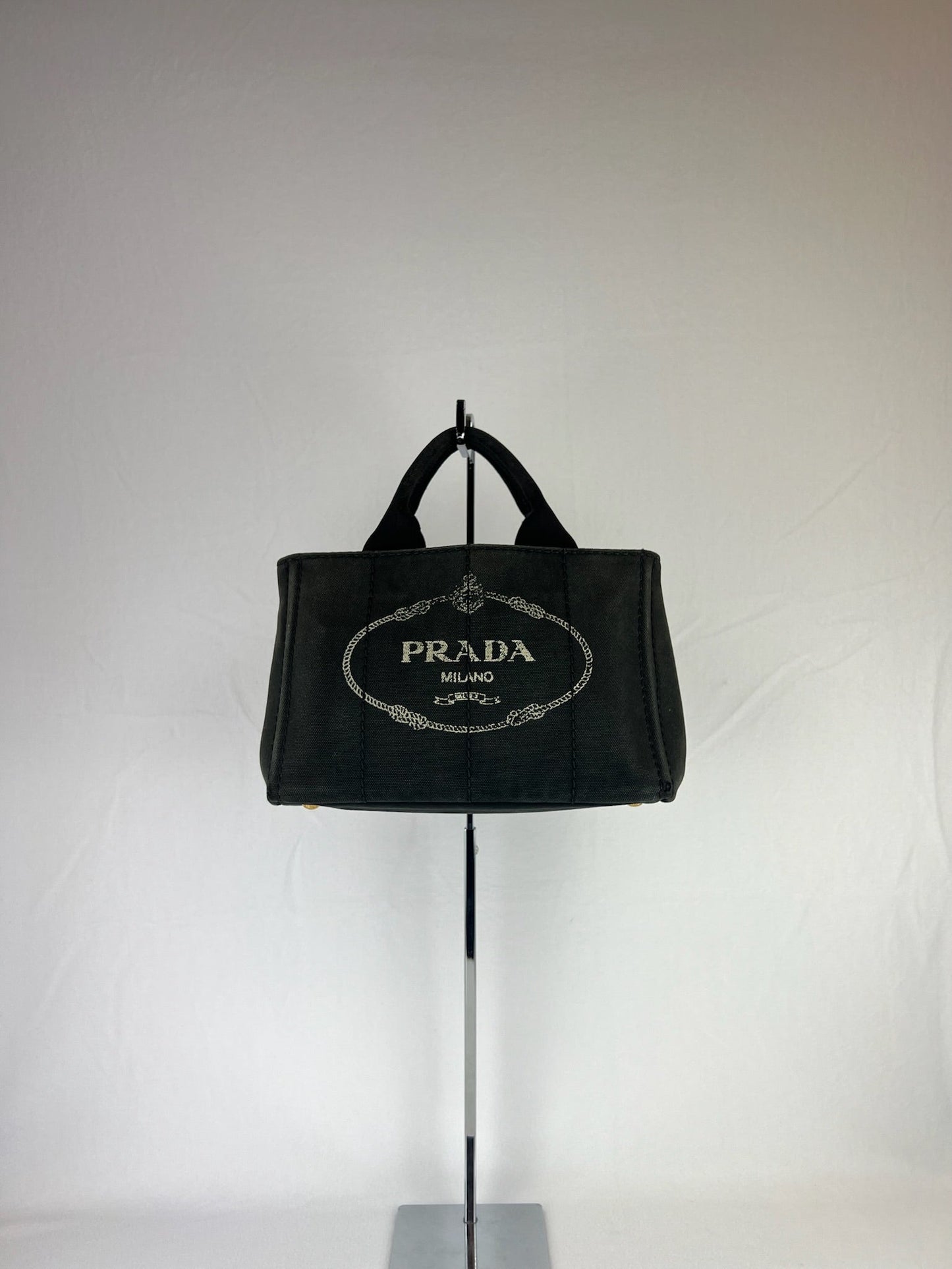 Prada Canapa