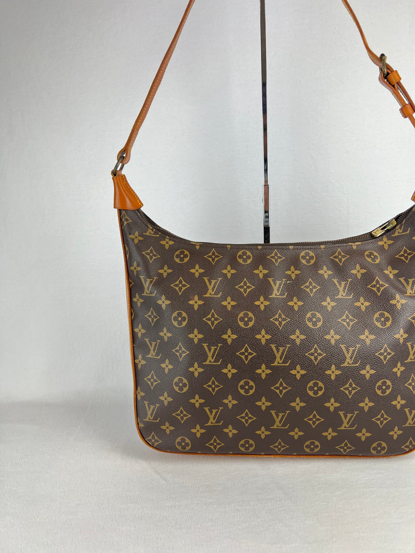 Louis Vuitton Dauphine Hobo Bag