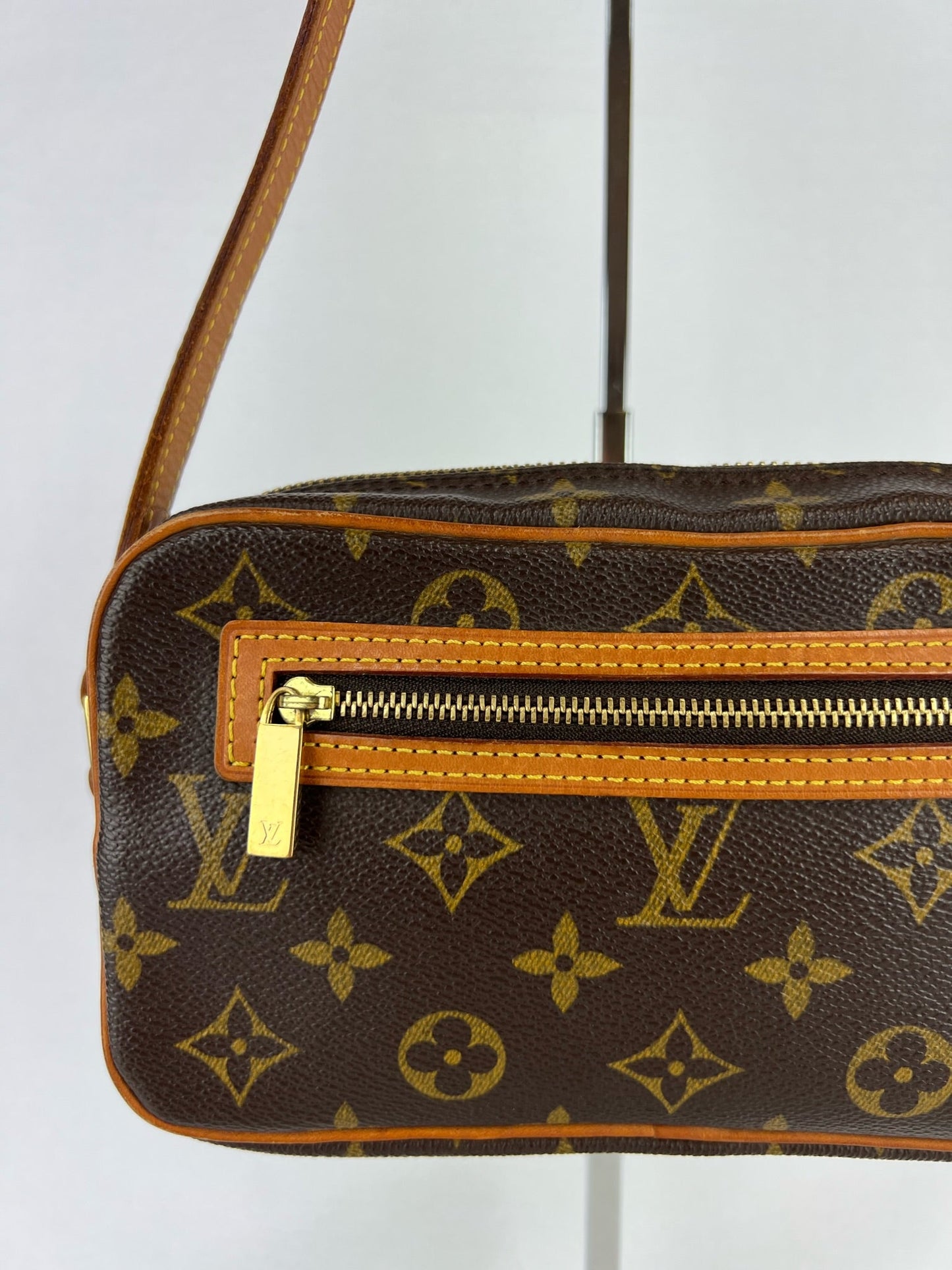 Louis Vuitton Cite PM